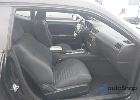 2013 Dodge Challenger Sxt z USA, uszkodzony, nr VIN 2C3CDYAG2DH704475